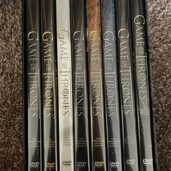 Game of thrones seasons 1-8 DVD set - Picture 2 of 2
